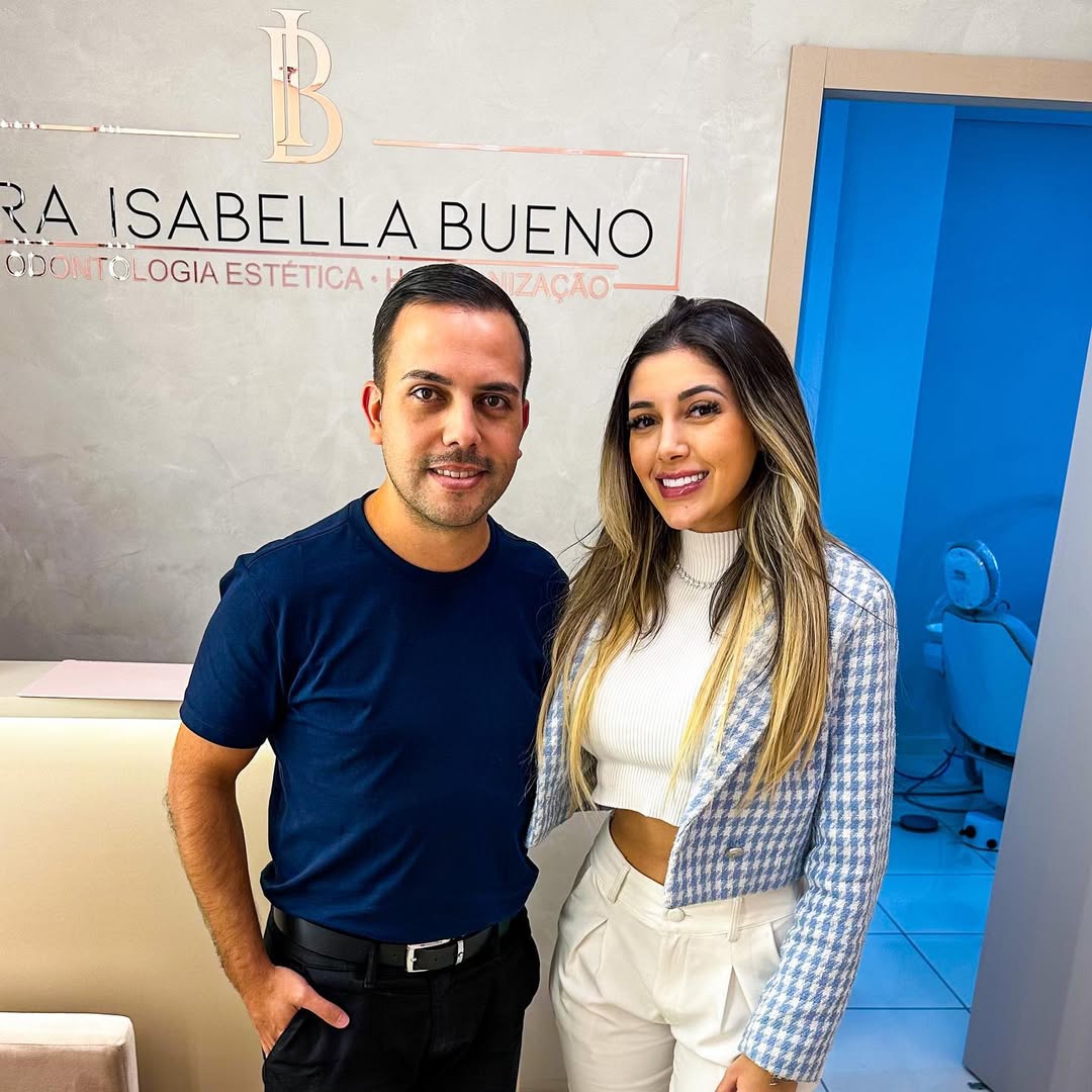 Isabella Bueno, Clínica de Estética
